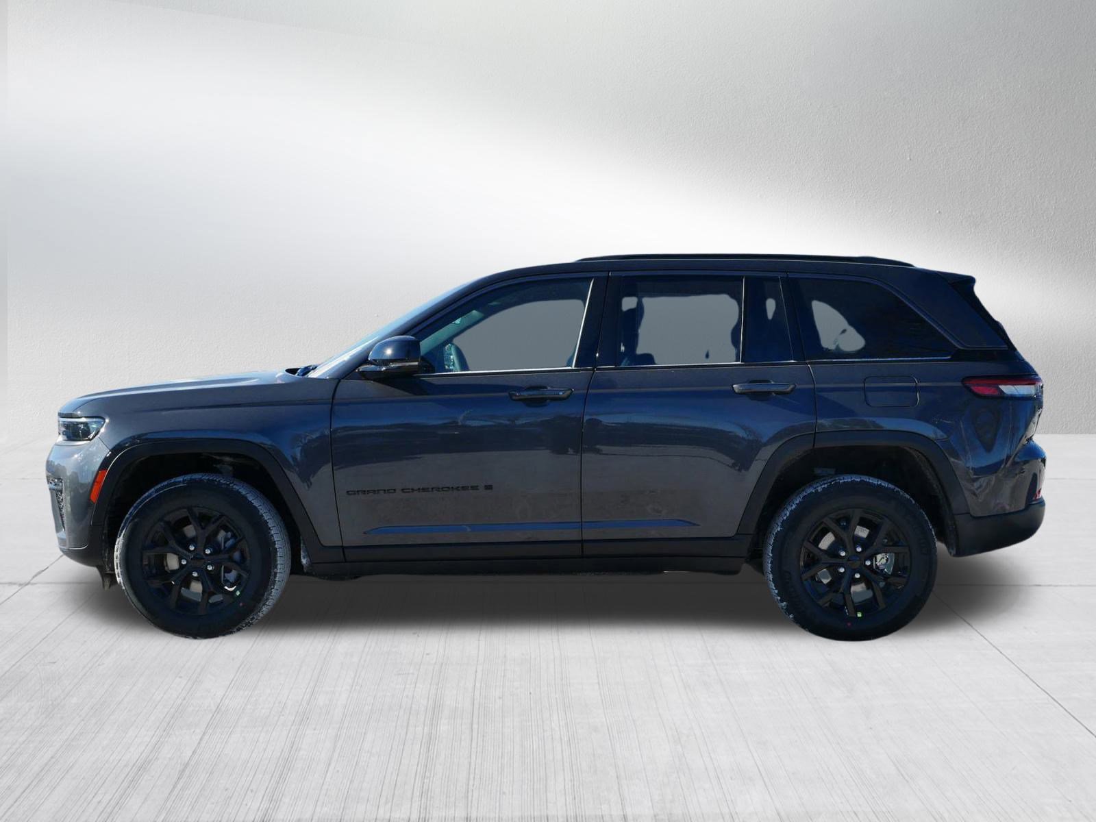 New 2026 Jeep Grand Cherokee Altitude AWD/4WD image 4