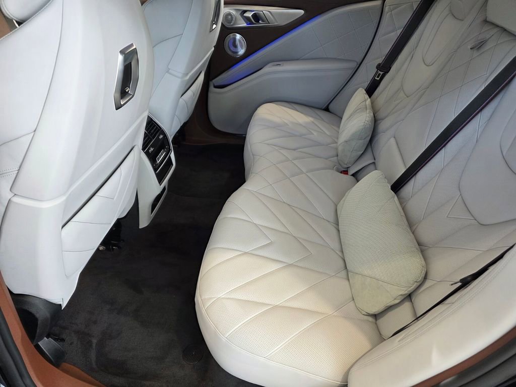 New 2026 BMW XM Label Red w/ M Driver's Package image 10