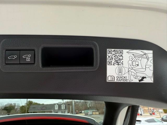 Used 2022 Toyota Venza XLE image 10