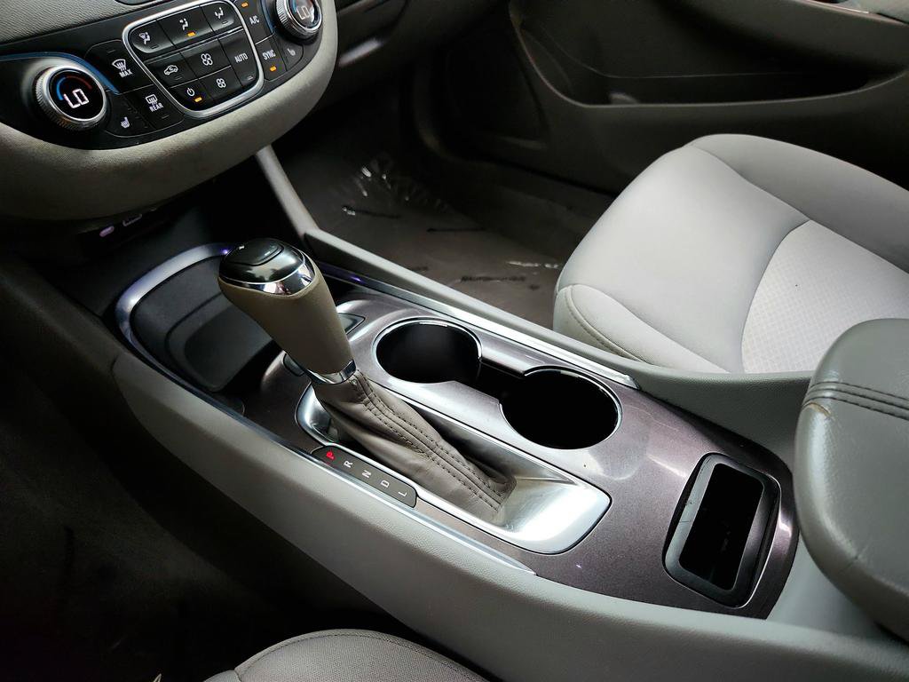 Used 2020 Chevrolet Malibu LT FWD image 17