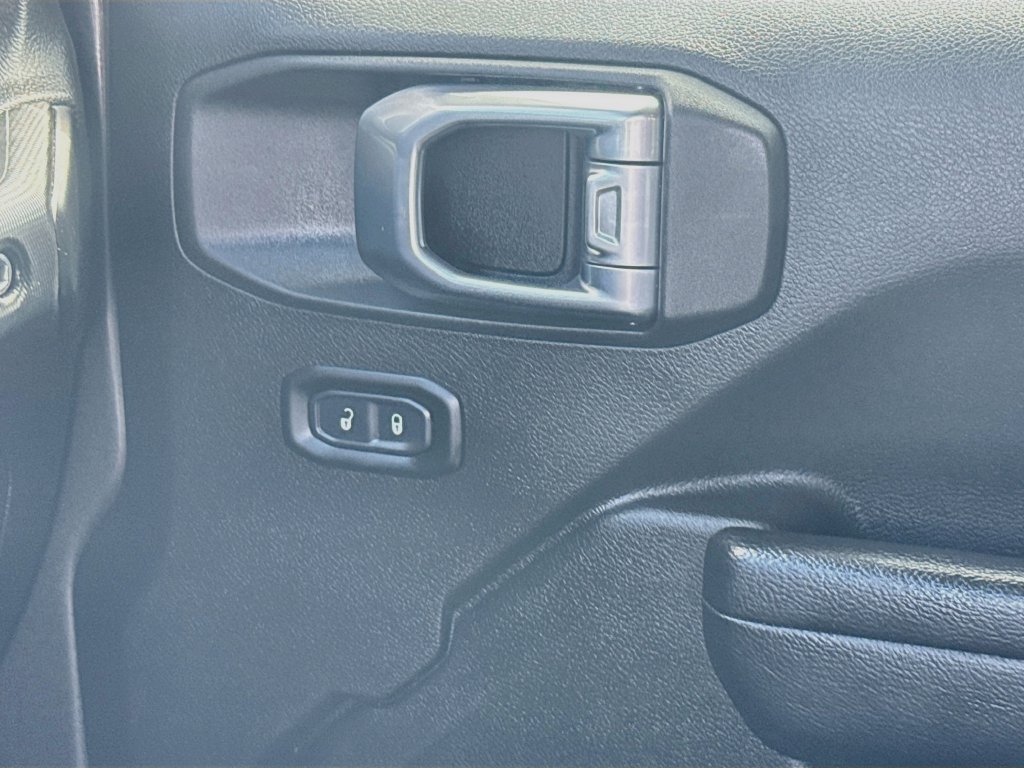 Used 2023 Jeep Wrangler Unlimited Sport AWD/4WD image 22