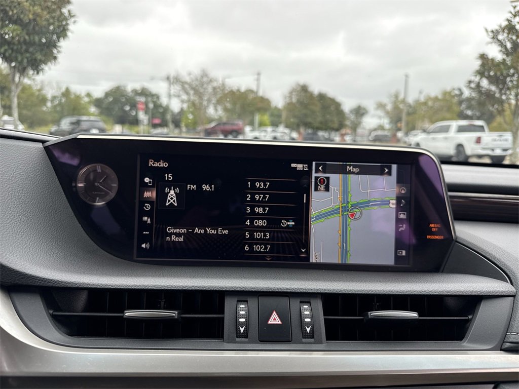 Used 2020 Lexus ES 300h w/ Premium Package image 23