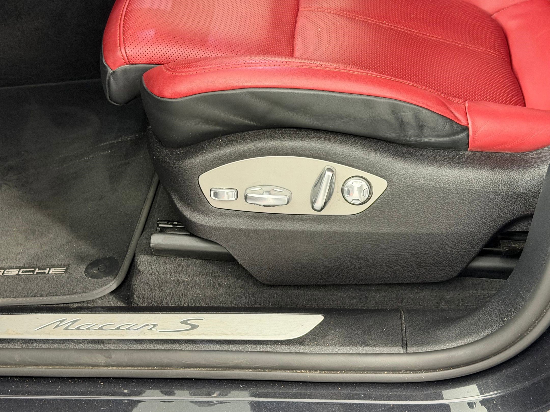 Certified 2021 Porsche Macan S image 16