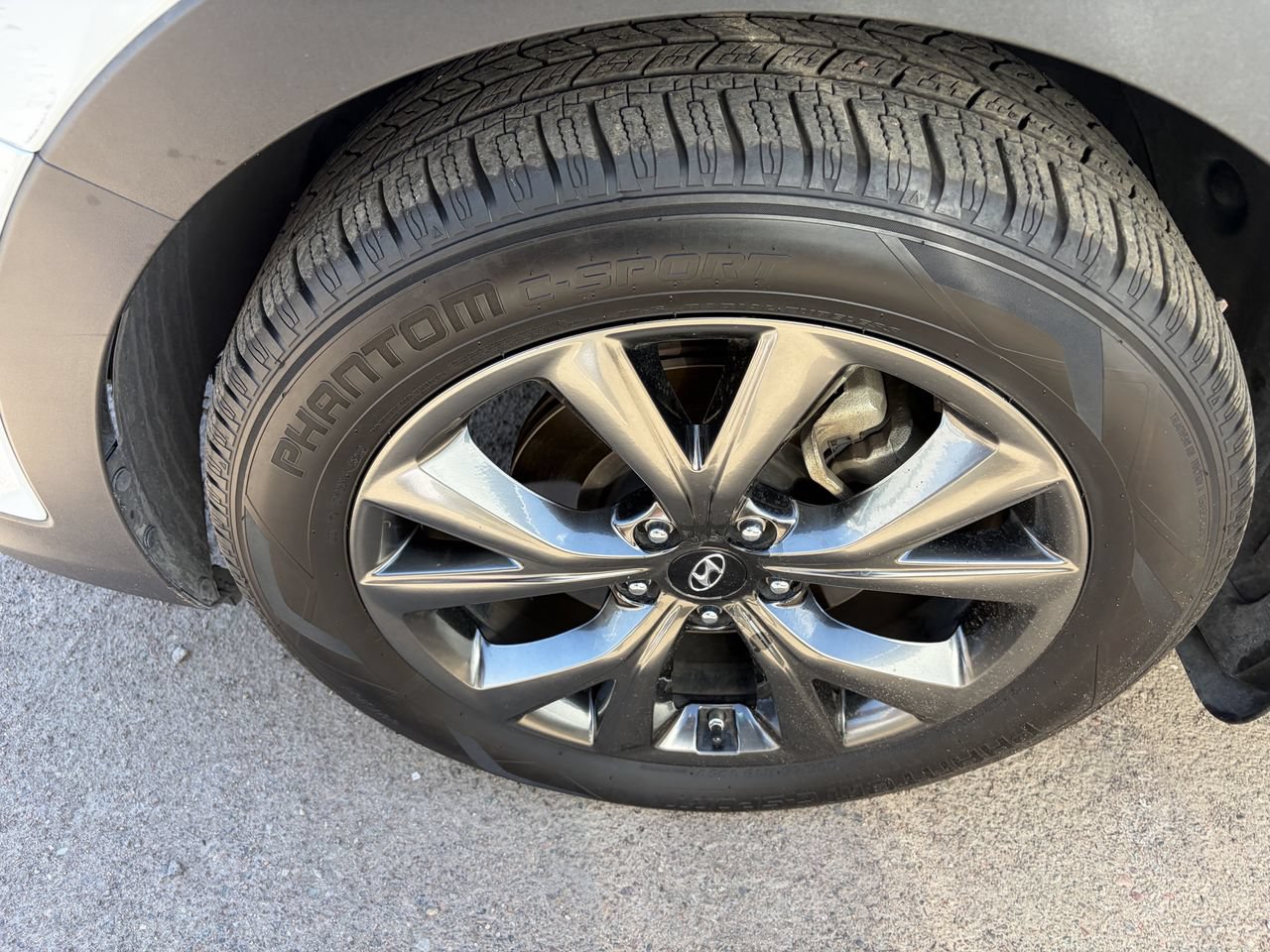 Used 2017 Hyundai Santa Fe Sport FWD image 5