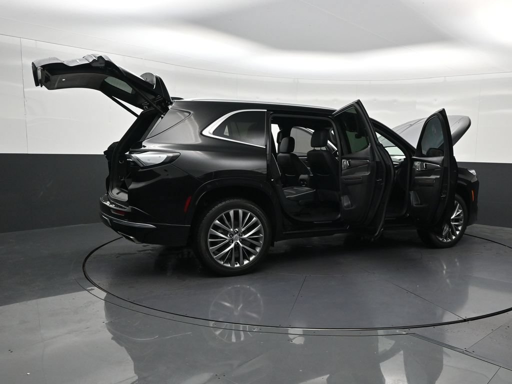Used 2025 Buick Enclave Avenir w/ Trailering Package, 5000 lbs. FWD image 33
