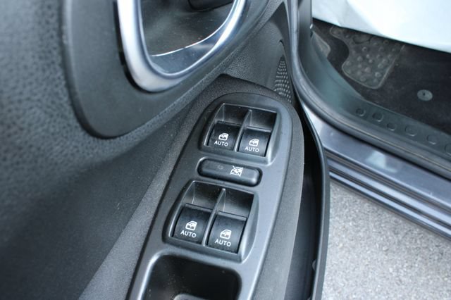 Used 2014 FIAT 500L Pop FWD image 11
