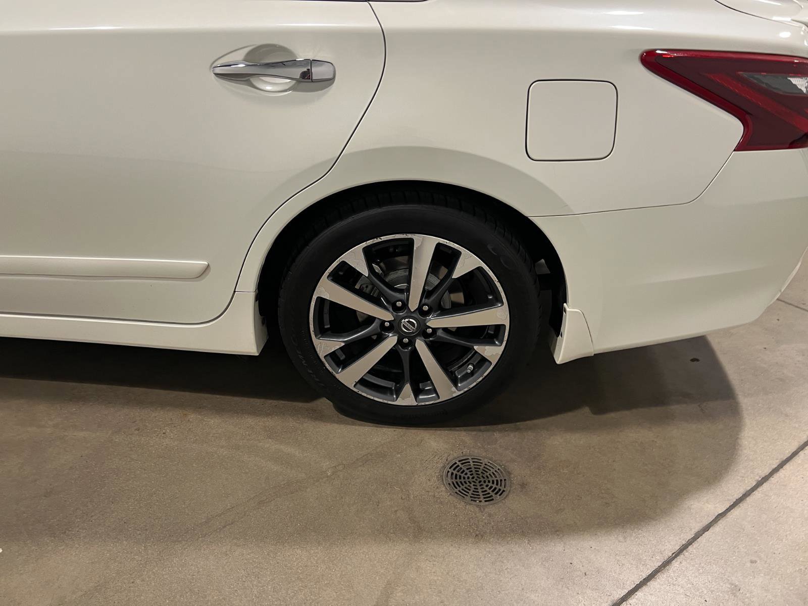 Used 2017 Nissan Altima 2.5 SR w/ LED Appearance Package image 40