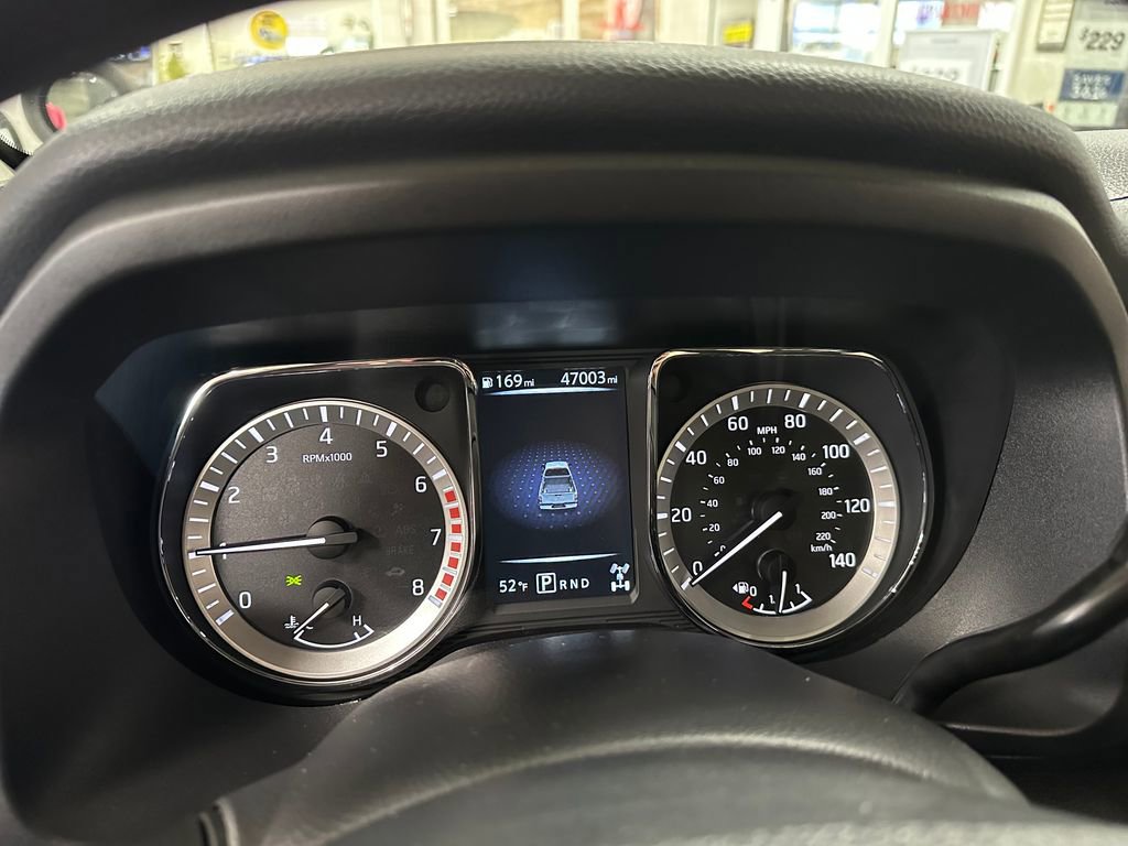 Used 2017 Nissan Titan SV image 13