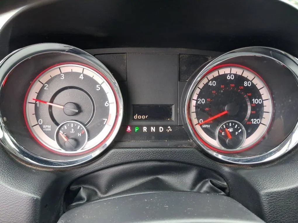 Used 2018 Dodge Grand Caravan SE w/ UConnect Hands-Free Group FWD image 14