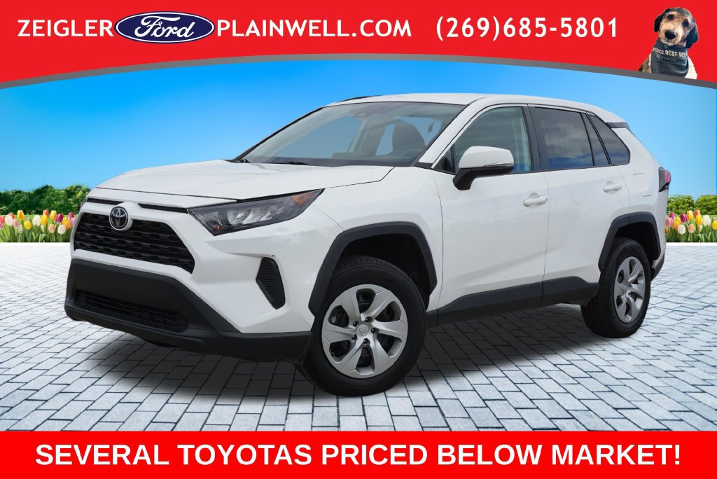 Used 2022 Toyota RAV4 LE AWD/4WD image 1