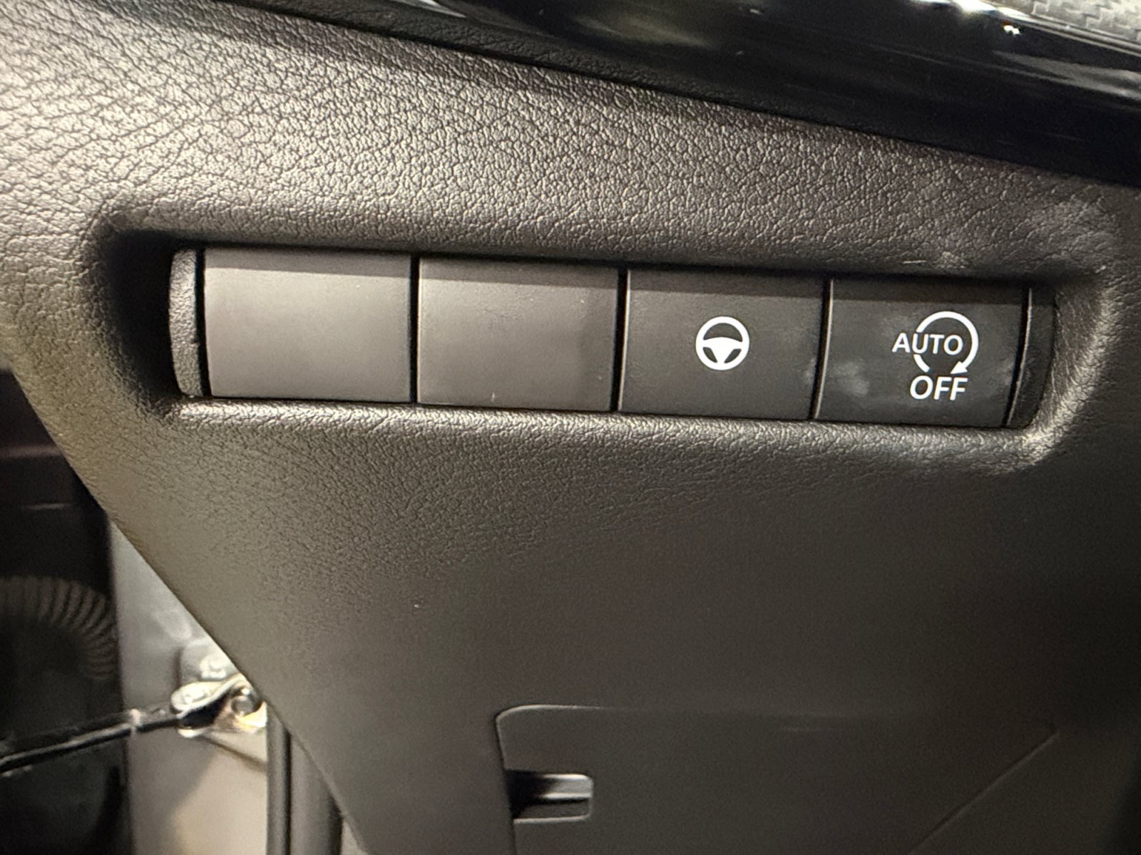 Used 2026 Nissan Kicks SR FWD image 25