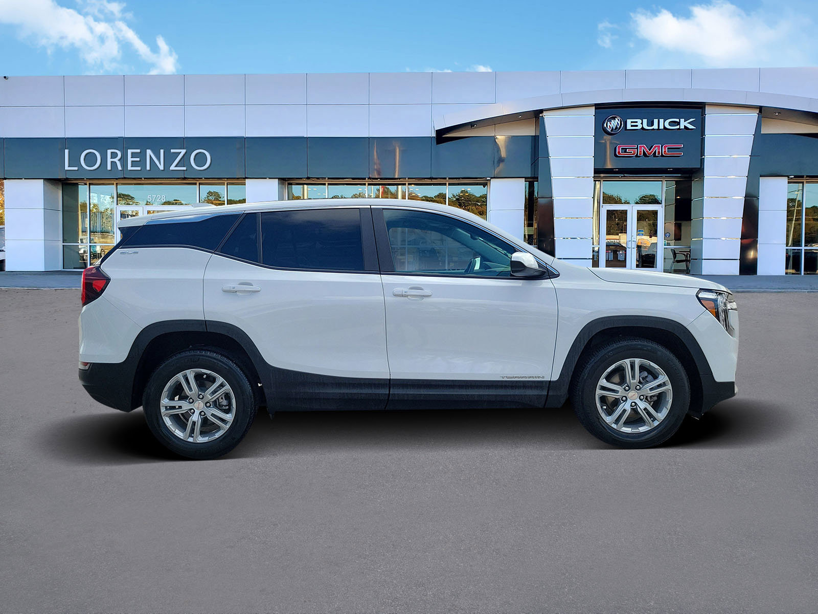 Used 2023 GMC Terrain SLE image 4