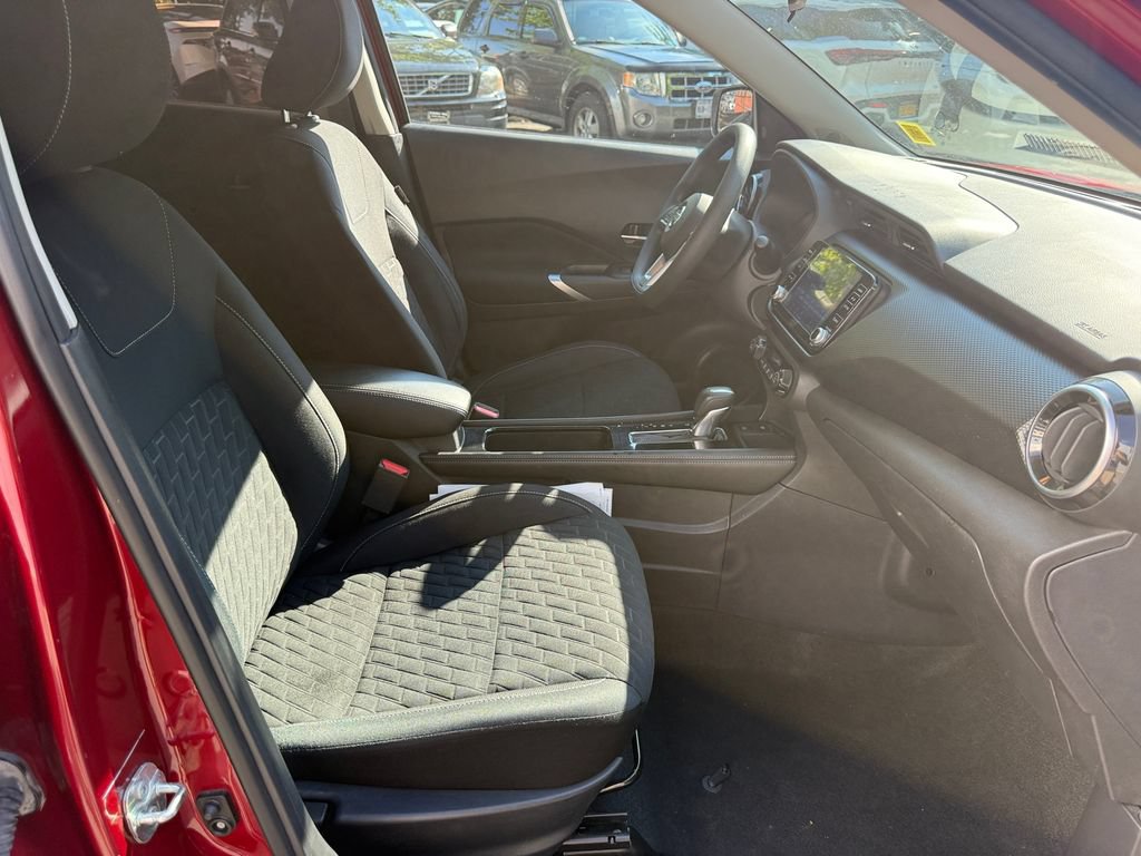 Used 2021 Nissan Kicks SV FWD image 27