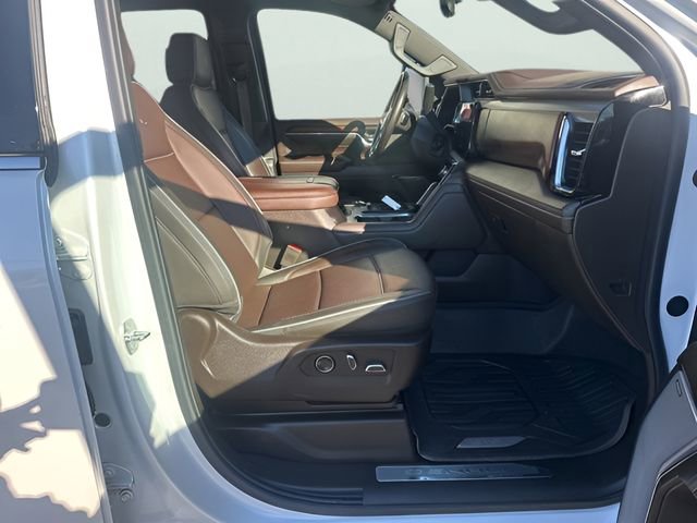 Used 2024 GMC Sierra 3500 Denali w/ Denali Reserve Package AWD/4WD image 28