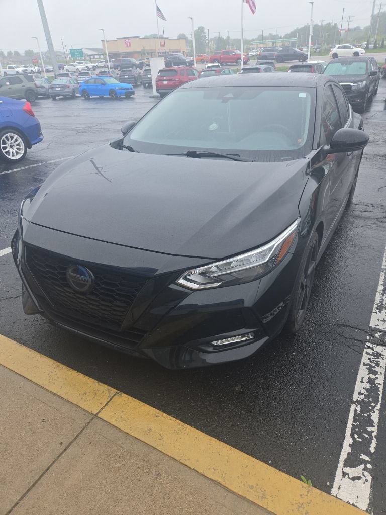 Used 2023 Nissan Sentra SR w/ Midnight Edition Package FWD video 2