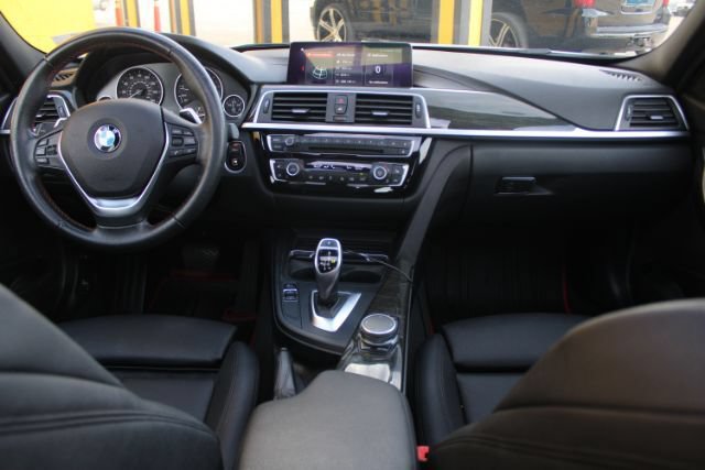 Used 2018 BMW 330i Sedan w/ Convenience Package RWD image 12