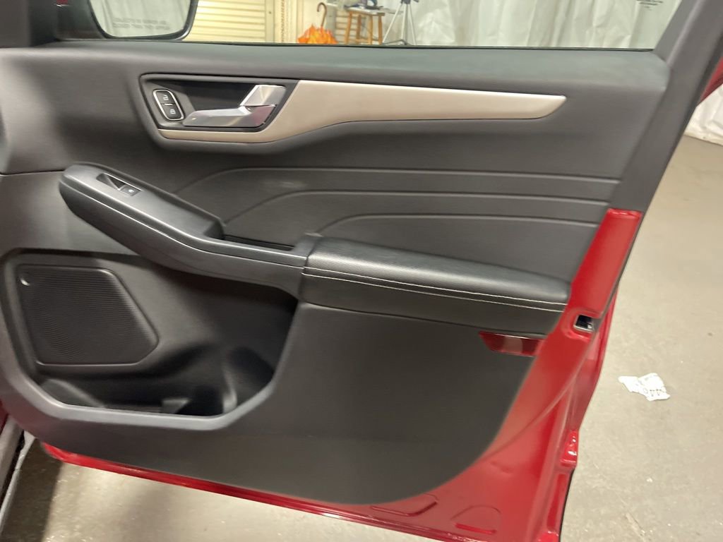 Used 2022 Ford Escape SEL image 10