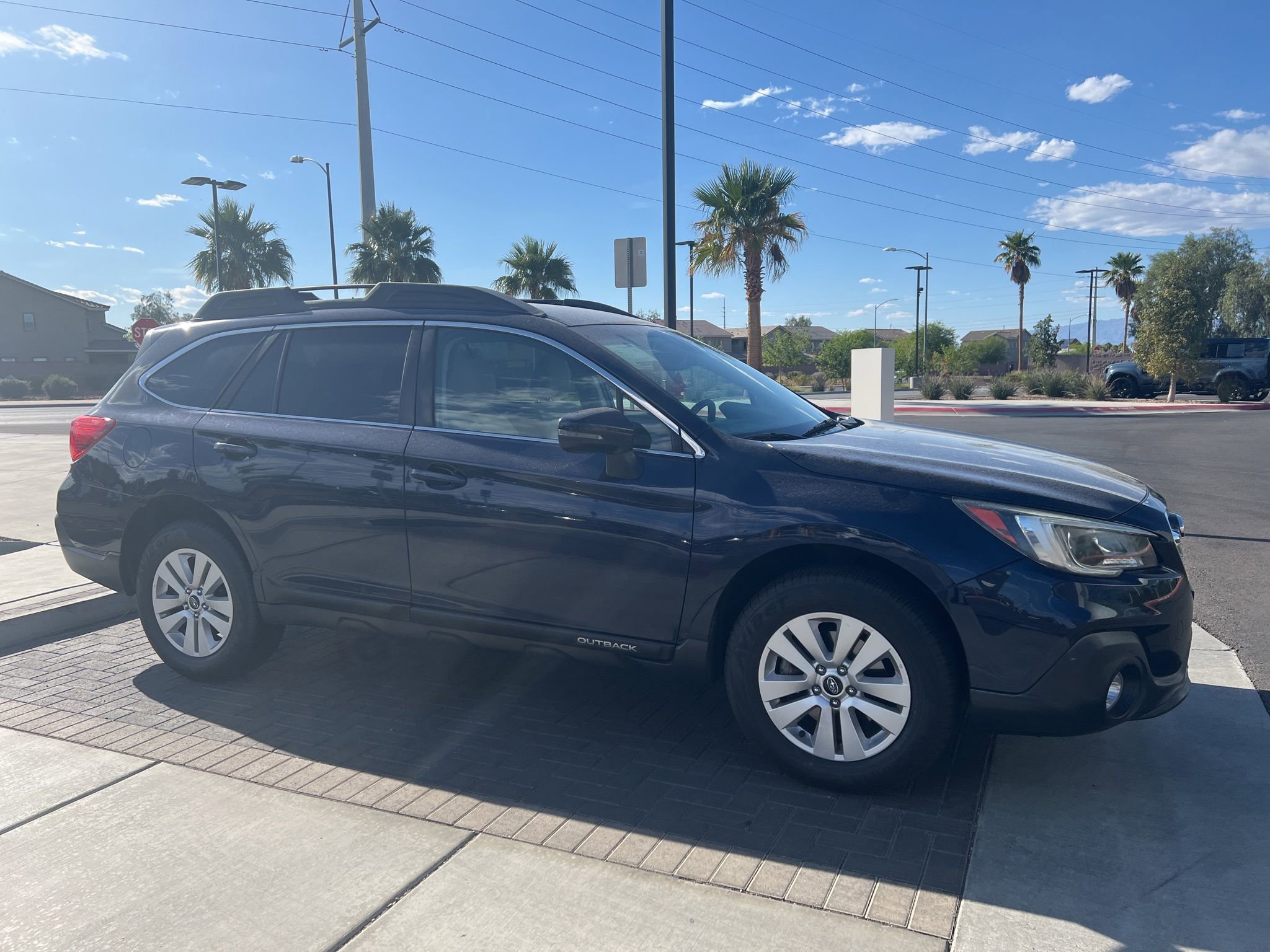 Used 2018 Subaru Outback 2.5i Premium AWD/4WD image 3