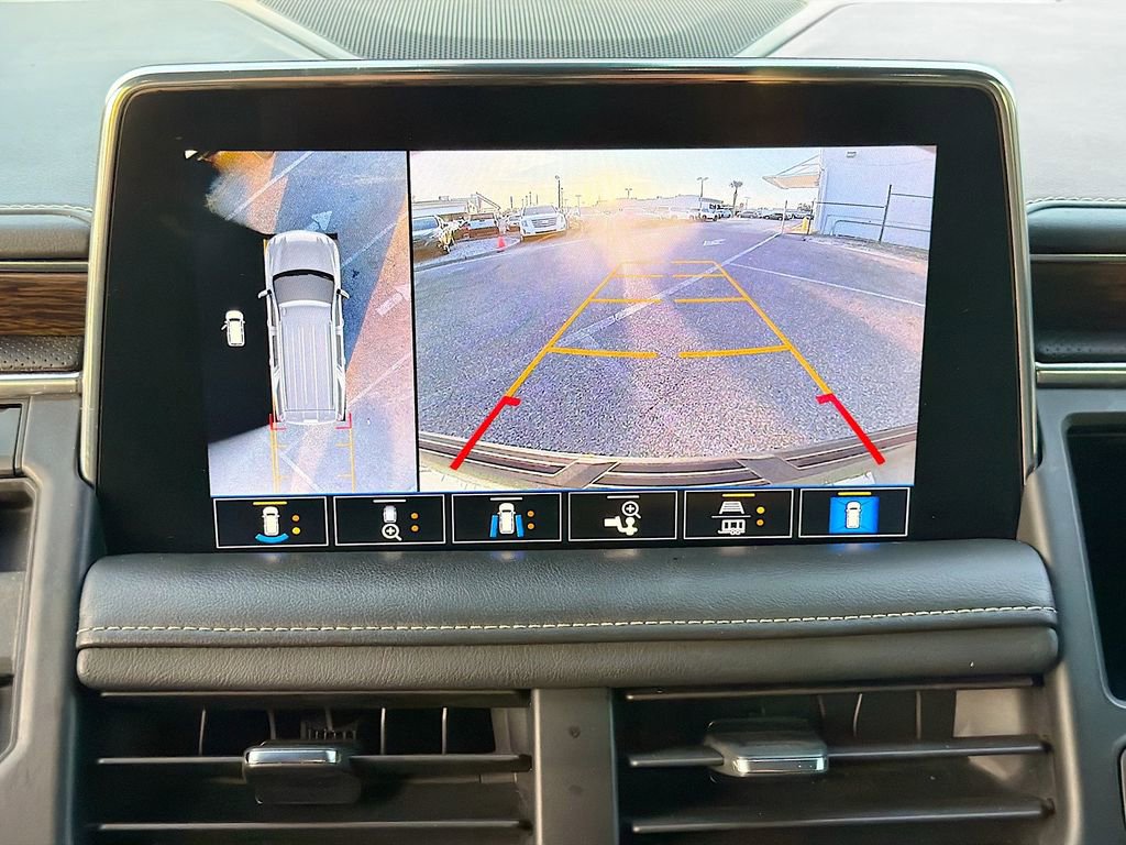 Used 2021 Chevrolet Tahoe Premier w/ Premium Package image 33