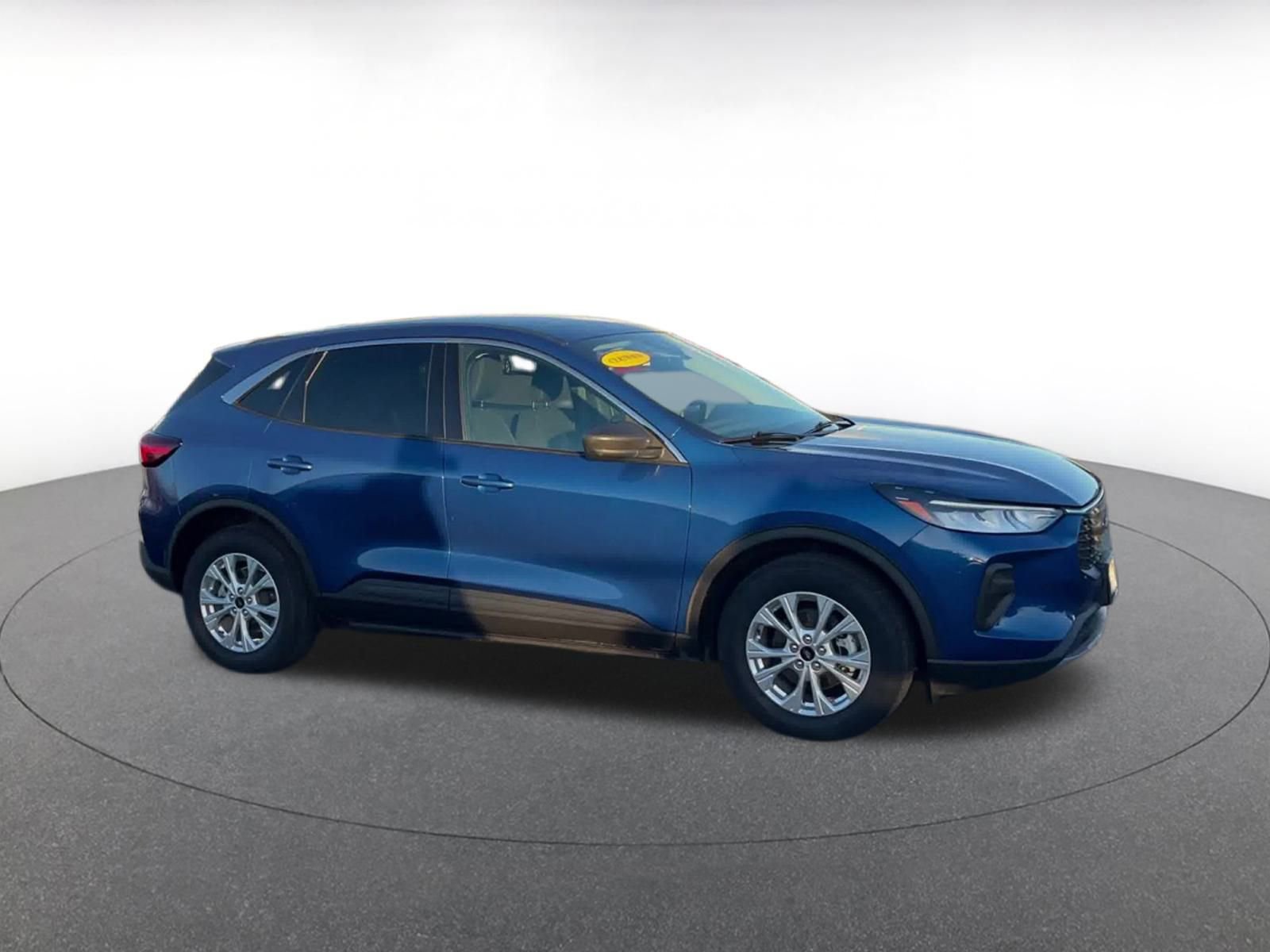 Used 2023 Ford Escape Active image 2