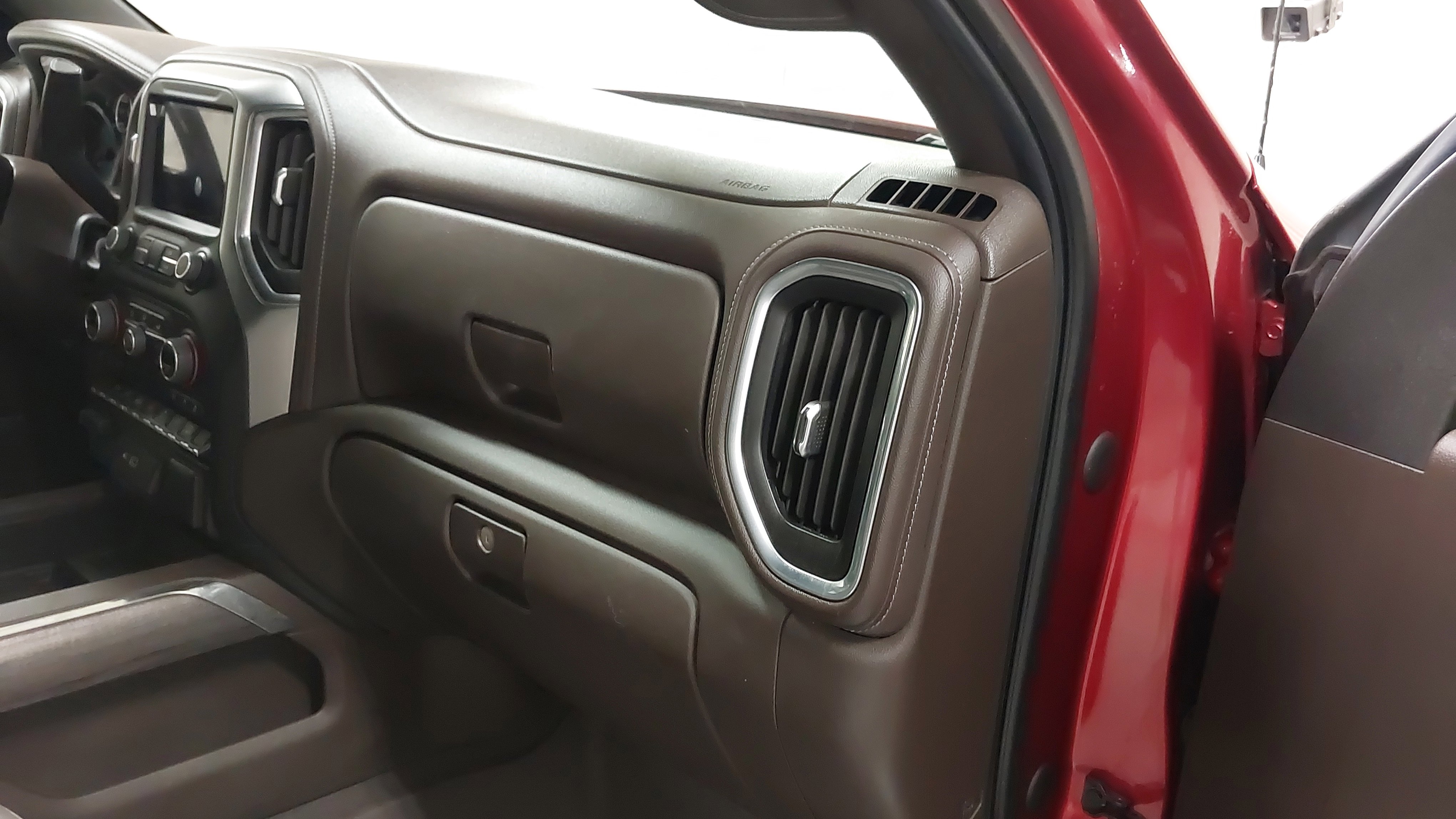 Certified 2022 Chevrolet Silverado 1500 LTZ AWD/4WD image 29