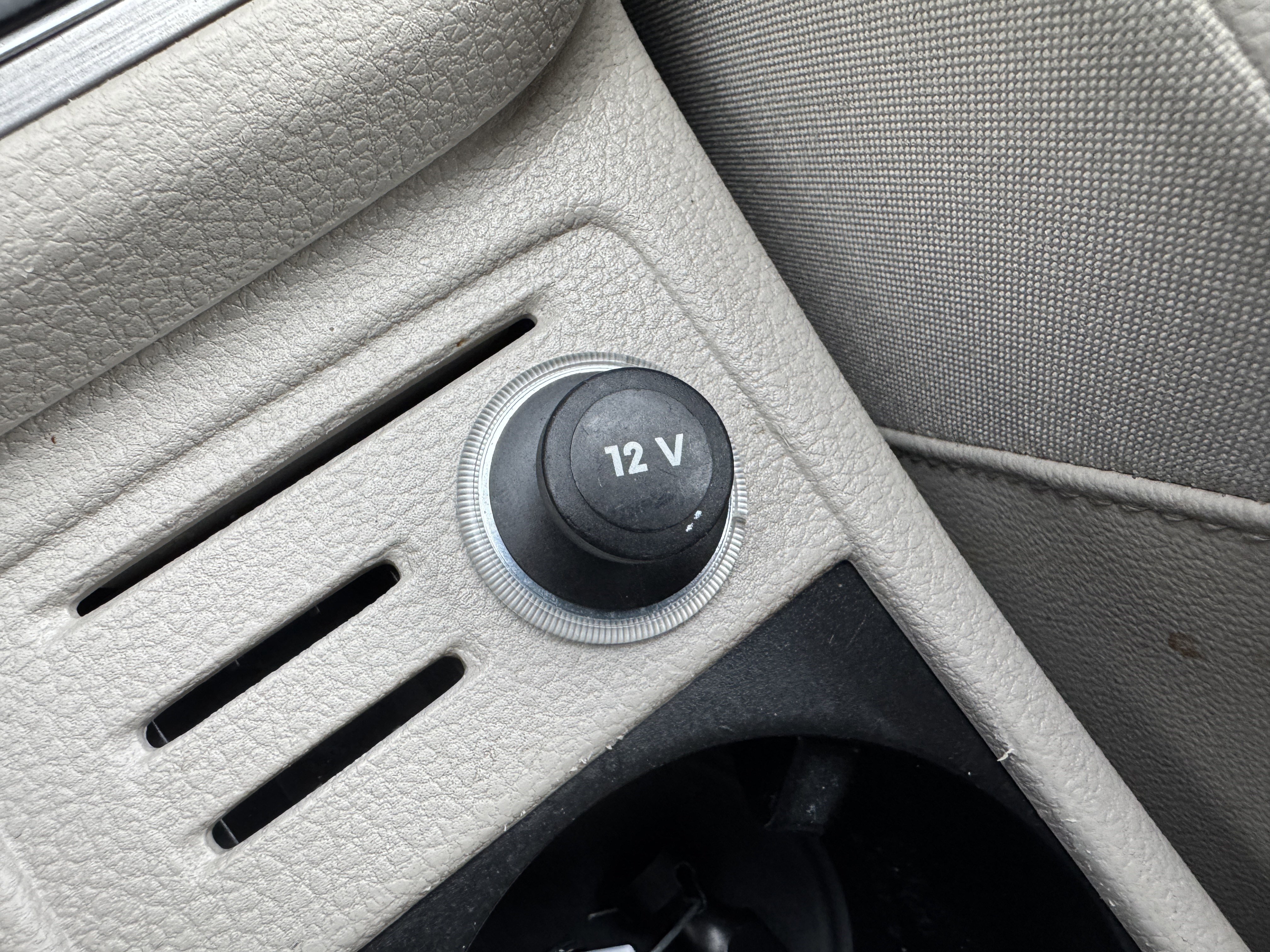 Used 2016 Volkswagen Golf Limited Edition image 30