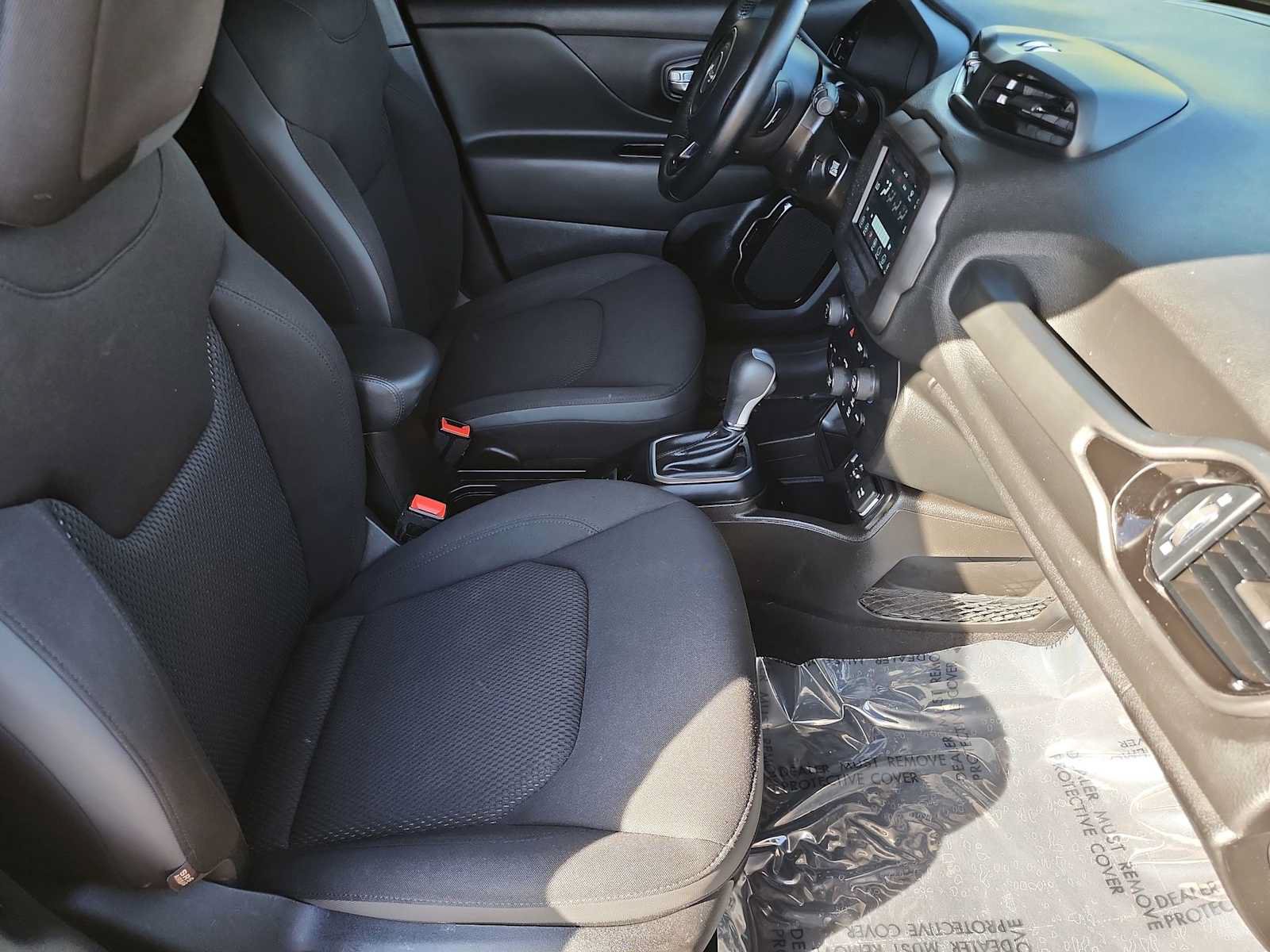 Used 2020 Jeep Renegade Altitude FWD image 18
