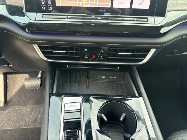 Used 2025 Volkswagen Atlas SEL AWD/4WD image 19