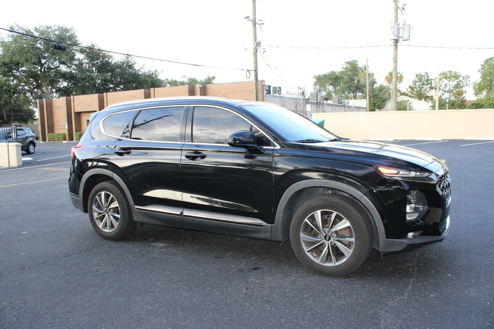 Used 2019 Hyundai Santa Fe SEL FWD image 14