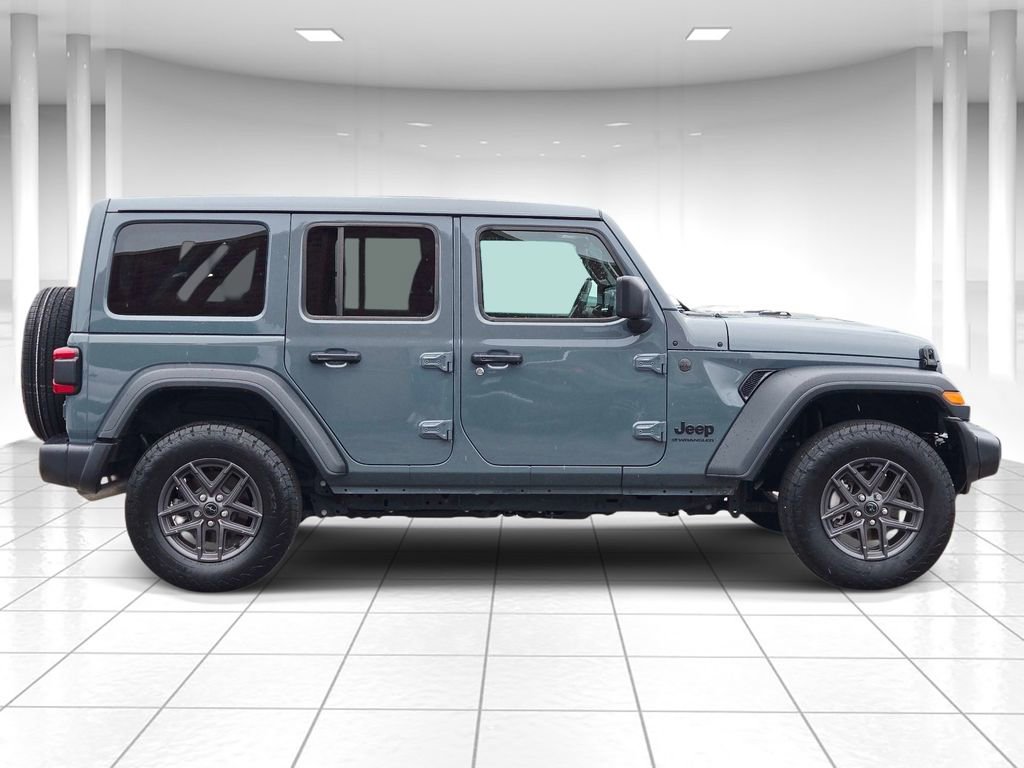 Used 2025 Jeep Wrangler Unlimited Sport AWD/4WD image 2