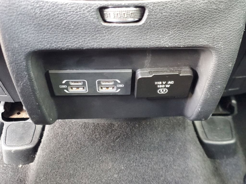 Used 2022 Jeep Cherokee Trailhawk AWD/4WD image 12