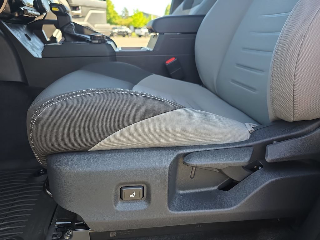 Used 2025 Toyota Tacoma TRD Sport AWD/4WD image 29