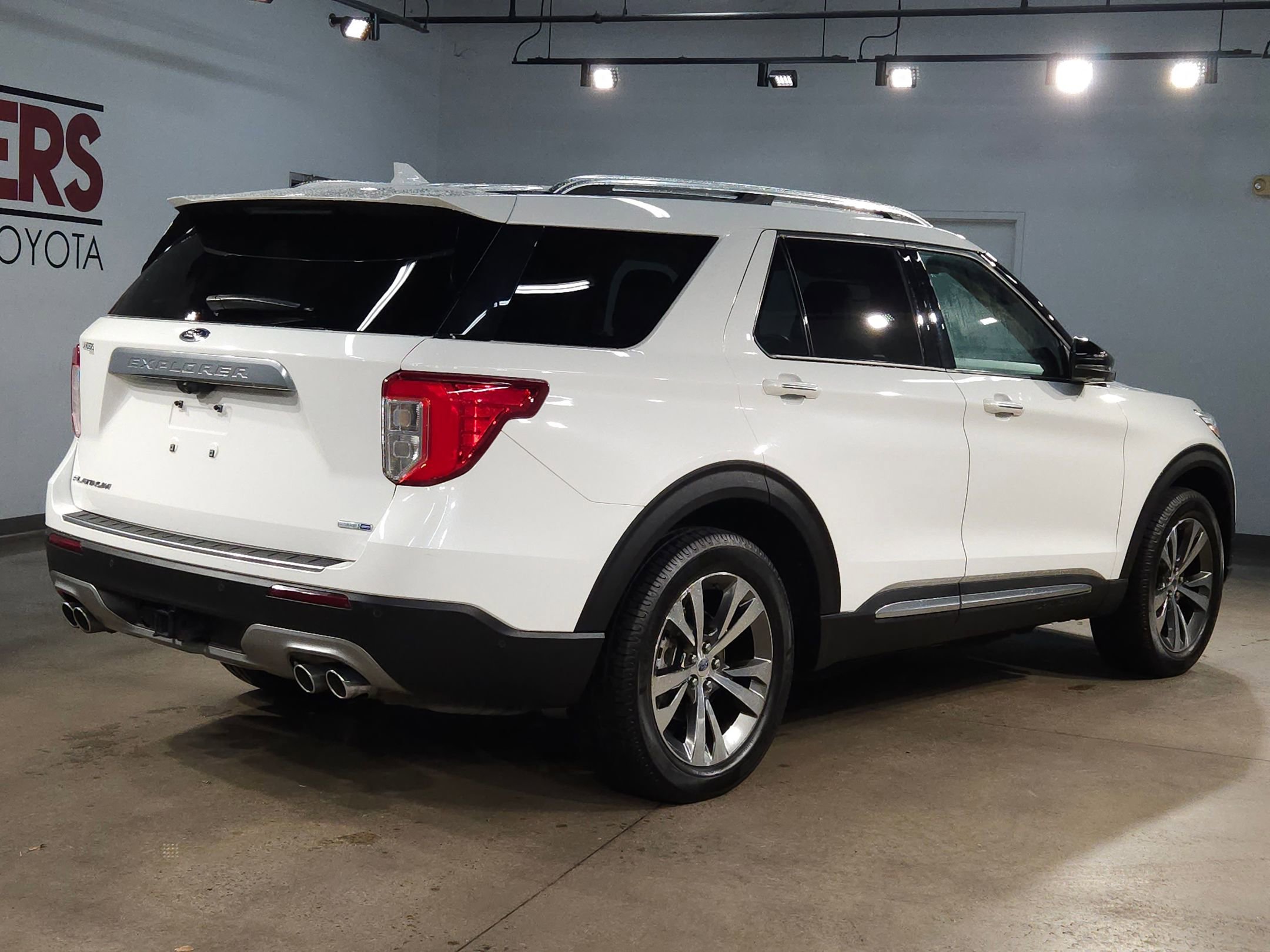 Used 2020 Ford Explorer Platinum image 7