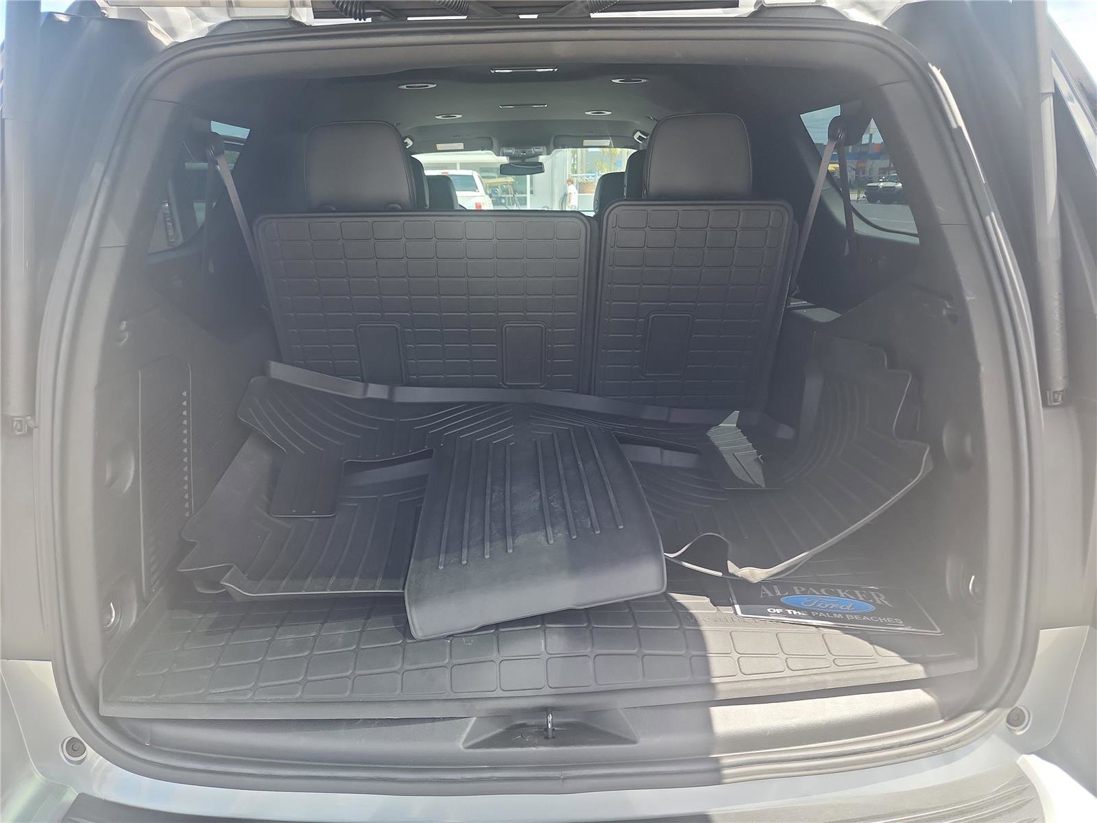 Used 2023 Chevrolet Suburban Premier AWD/4WD image 23