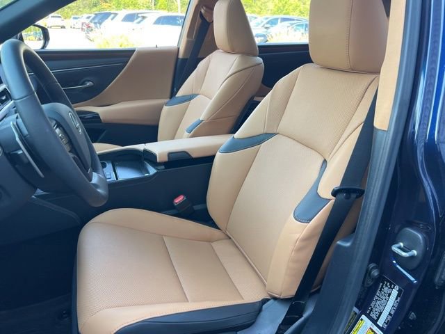 Used 2025 Lexus ES 300h w/ Premium Package image 28