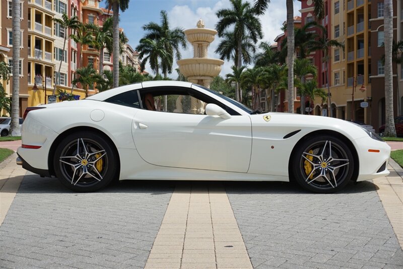 Used 2017 Ferrari California T RWD image 3