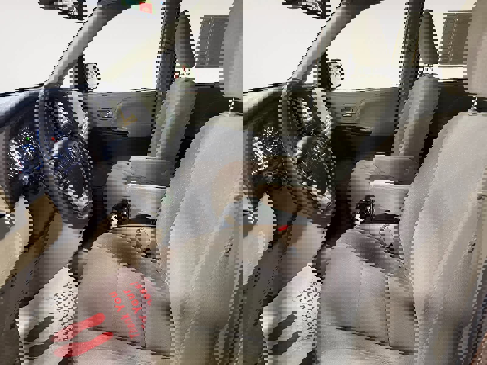 Used 2019 Toyota Sienna LE w/ LE Preferred Package image 14