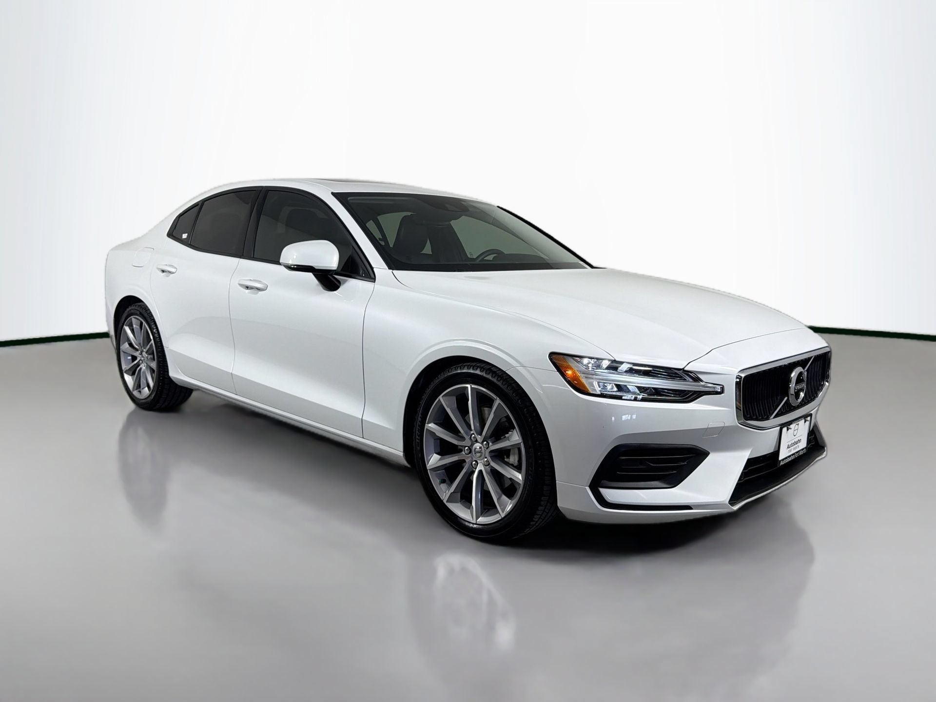 Used 2020 Volvo S60 T5 Momentum FWD image 3