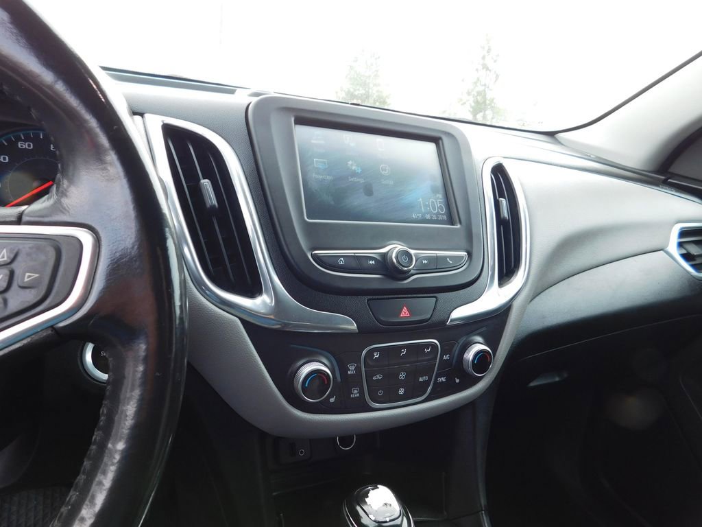 Used 2018 Chevrolet Equinox LT image 17