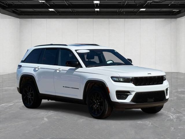 Certified 2024 Jeep Grand Cherokee Altitude AWD/4WD image 3