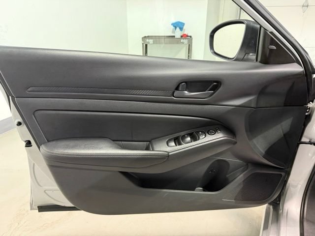 Used 2026 Nissan Altima 2.5 SV AWD/4WD image 9