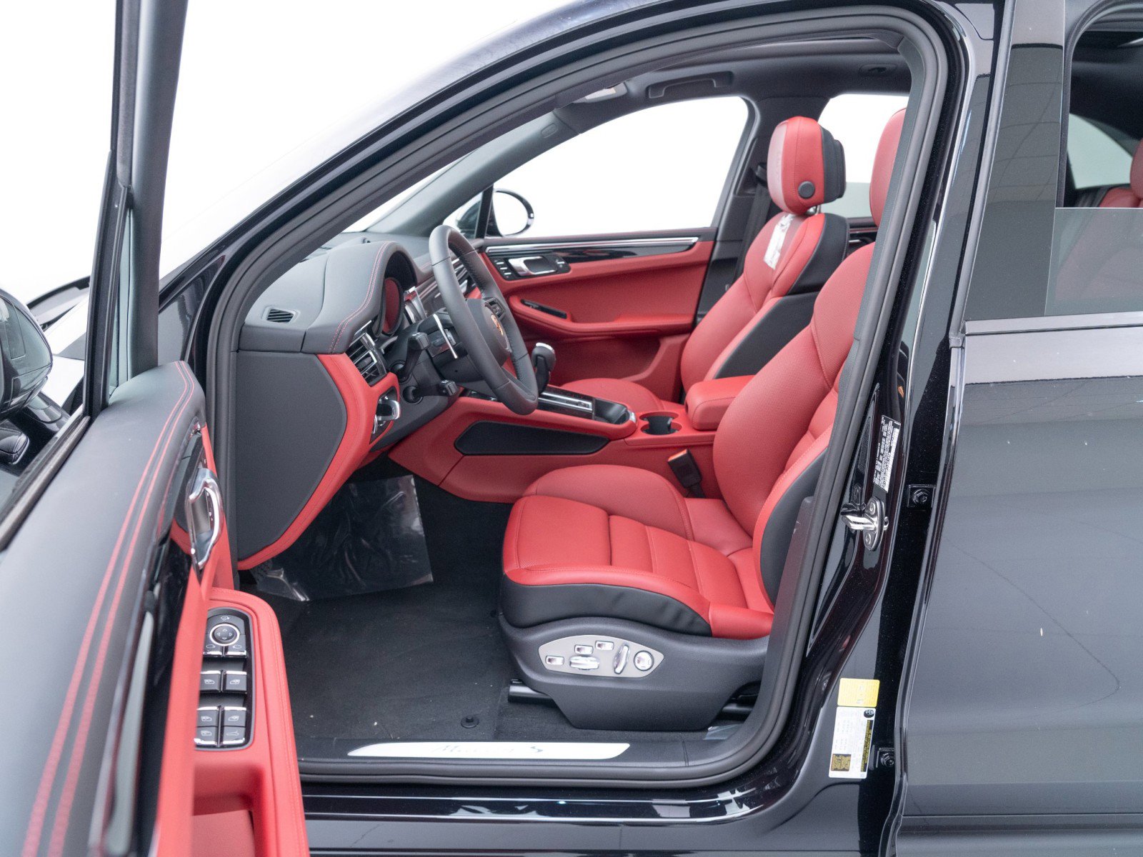 New 2026 Porsche Macan S image 18