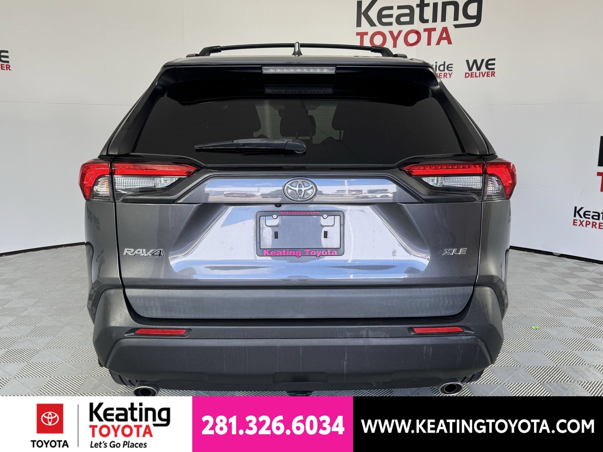 Used 2022 Toyota RAV4 XLE Premium FWD image 6
