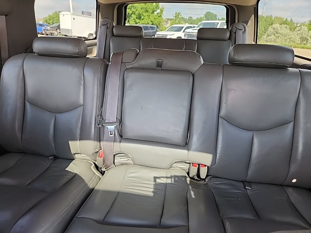Used 2006 Chevrolet Suburban LT w/ Preferred Equipment Group AWD/4WD image 29
