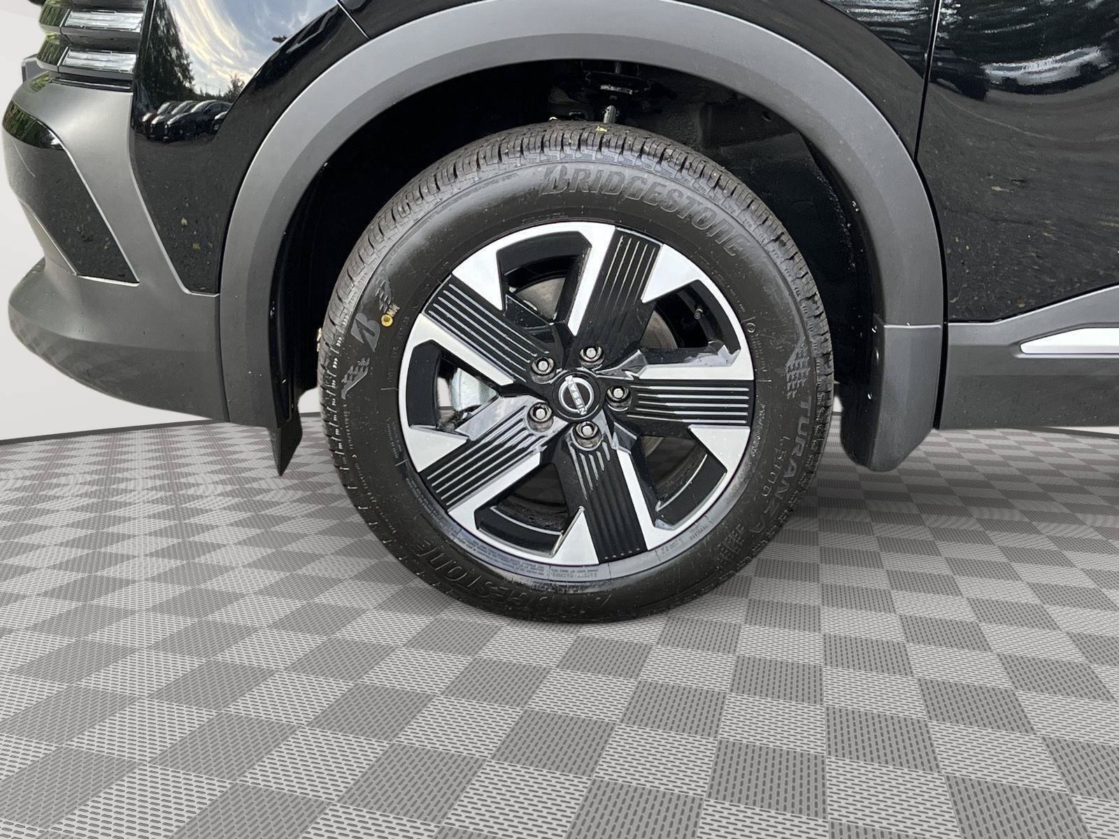 New 2026 Nissan Kicks SV AWD/4WD image 9