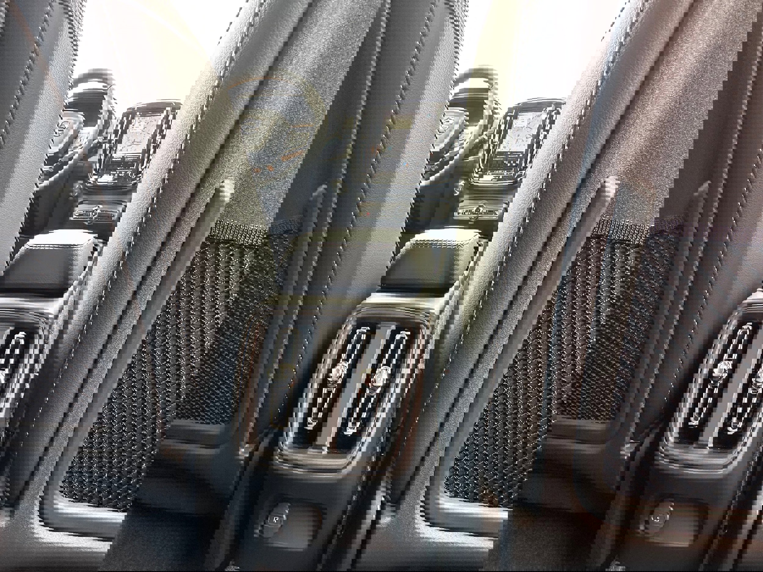 New 2026 Volvo XC40 B5 Core image 11