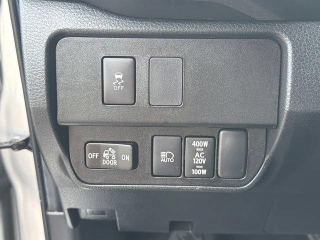 Used 2022 Toyota Tacoma TRD Off-Road w/ Technology Package AWD/4WD image 34