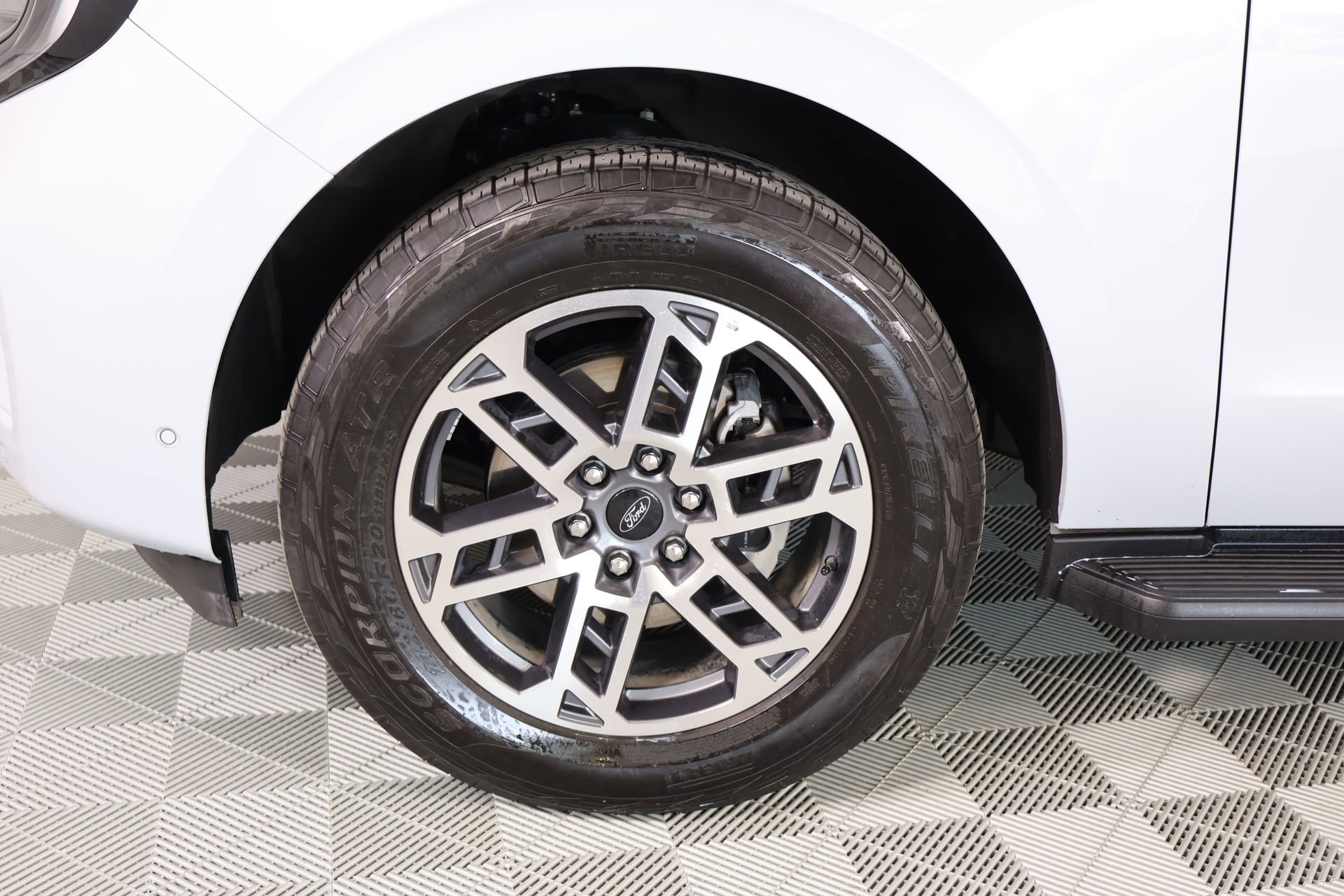 Used 2025 Ford Expedition Active AWD/4WD image 18