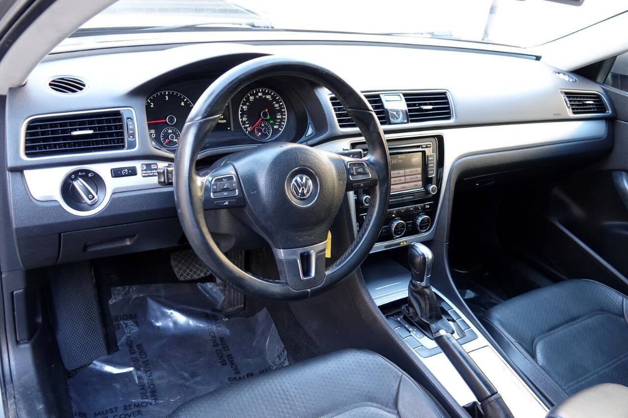 Used 2012 Volkswagen Passat TDI SE FWD image 4