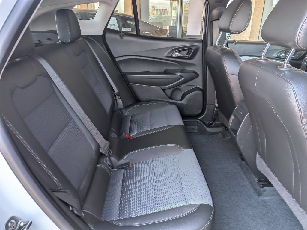 Used 2025 Chevrolet Trax LT w/ LT Convenience Package FWD image 29